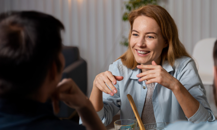  Rundt om bordet: Vil du mødes om mad, ord og samvær?